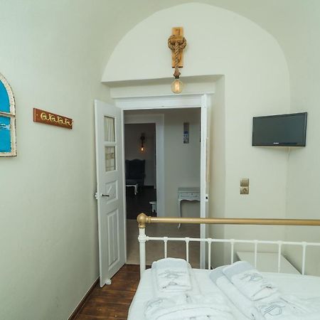 Poseidon Mansion Sunset Villa Oia  Exterior photo