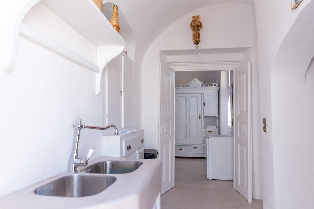 Poseidon Mansion Sunset Villa Oia  Exterior photo